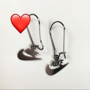 ✏️New NIKE Swoosh Stainless Steel Laser Dangle Earrings SILVER COLOR
